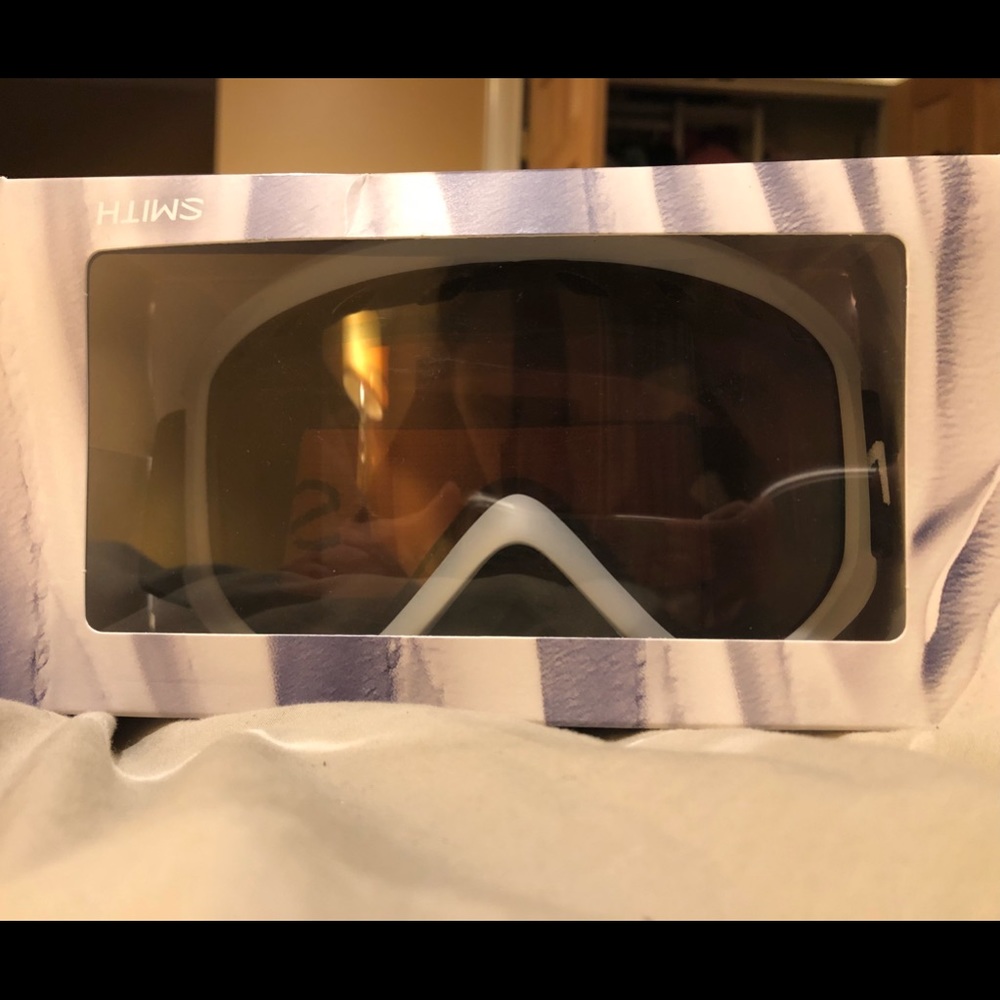 Ski goggles